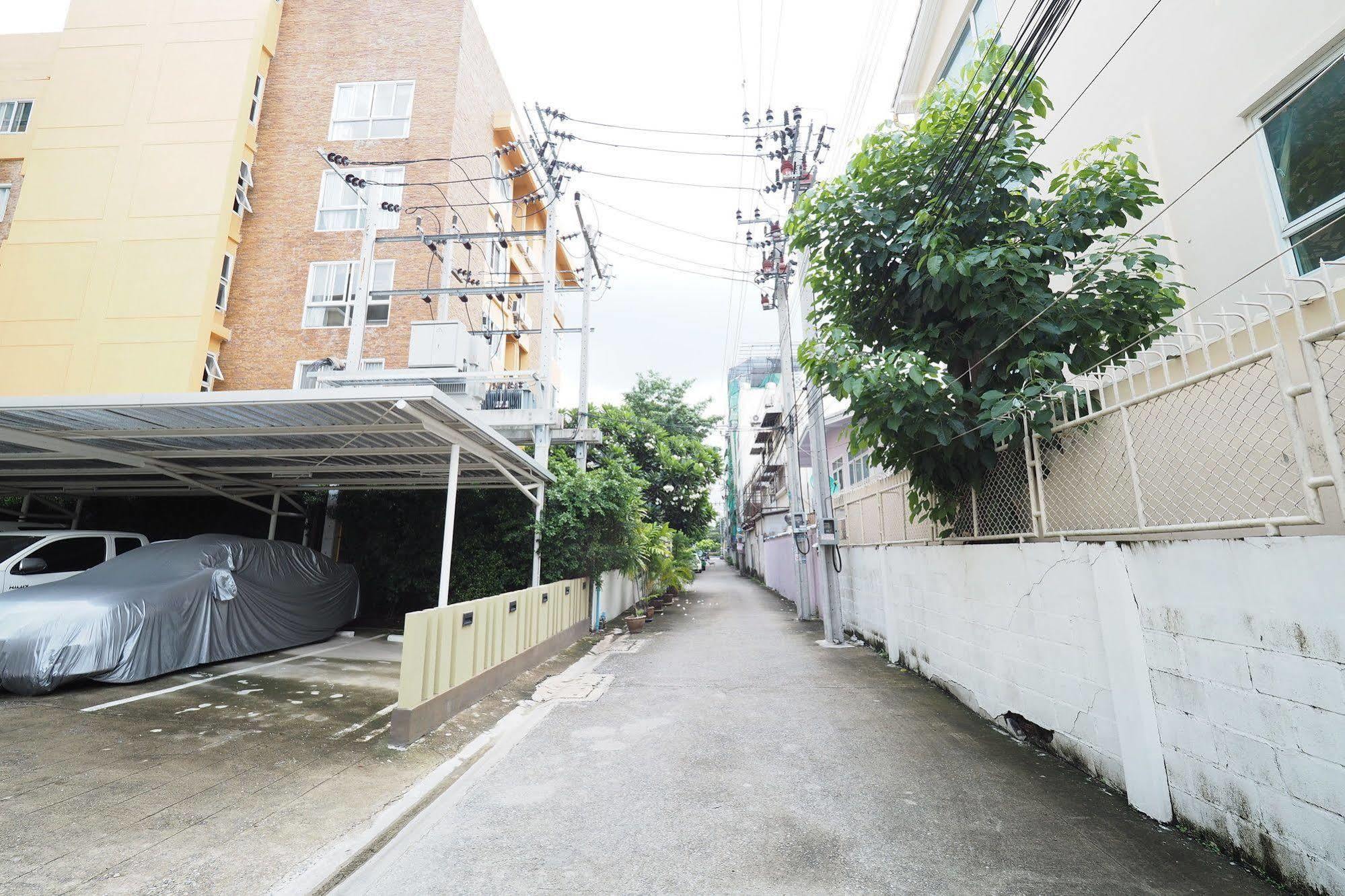 Living Naraa Place Bangkok Exterior photo